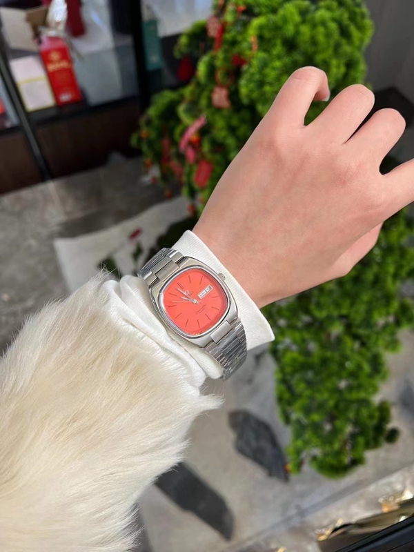 オメガ時計素材ディテール